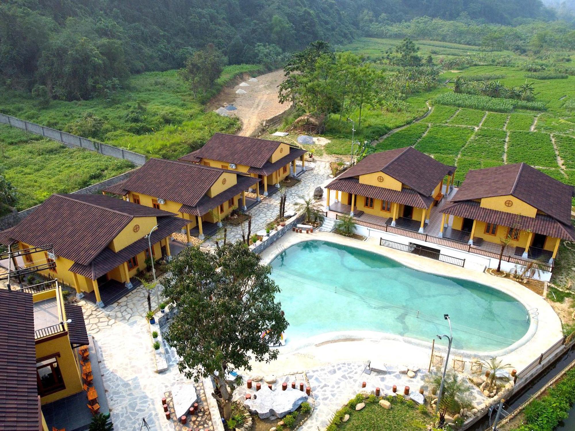 Sky Bay Lodge Ha Giang Buitenkant foto