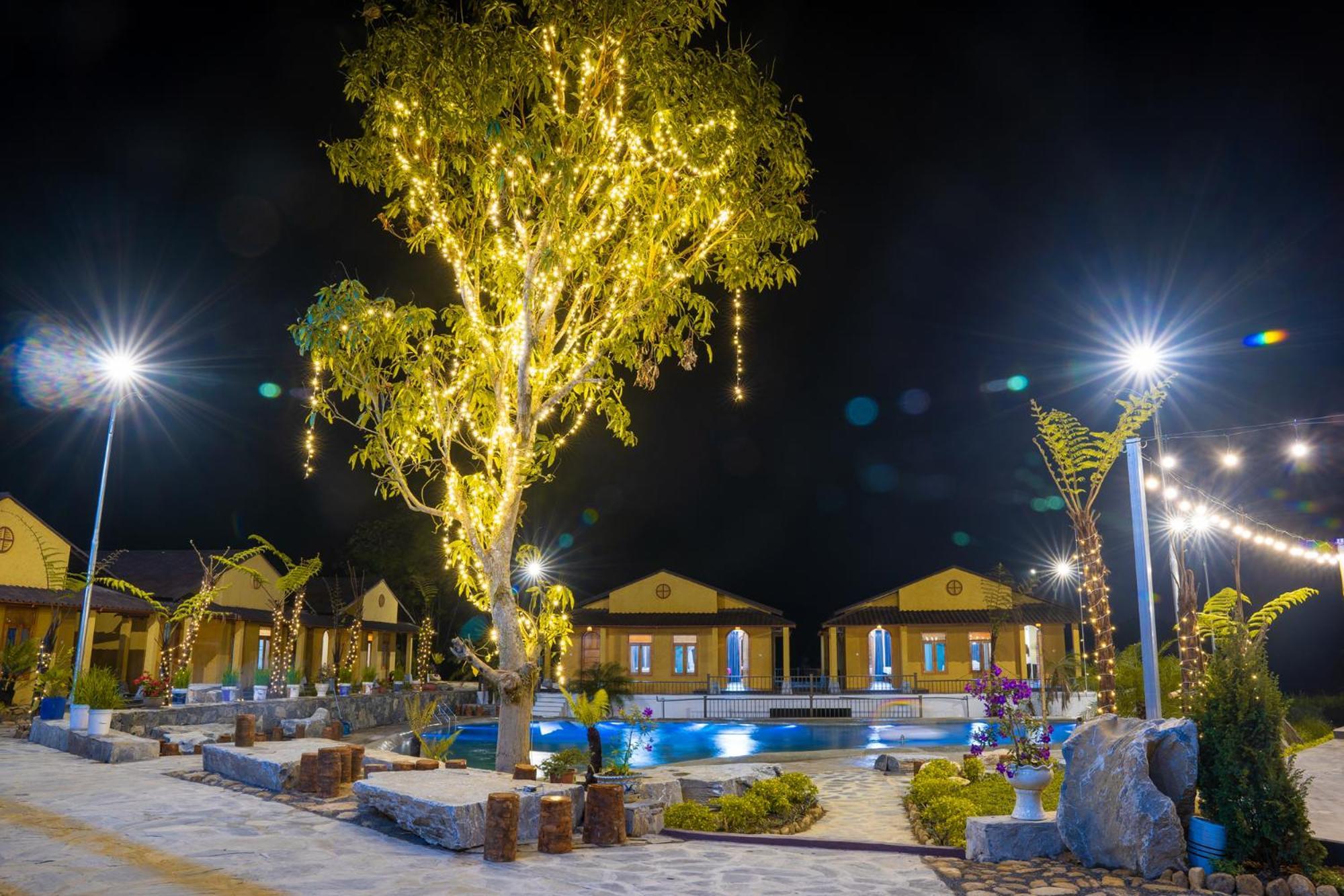 Sky Bay Lodge Ha Giang Buitenkant foto