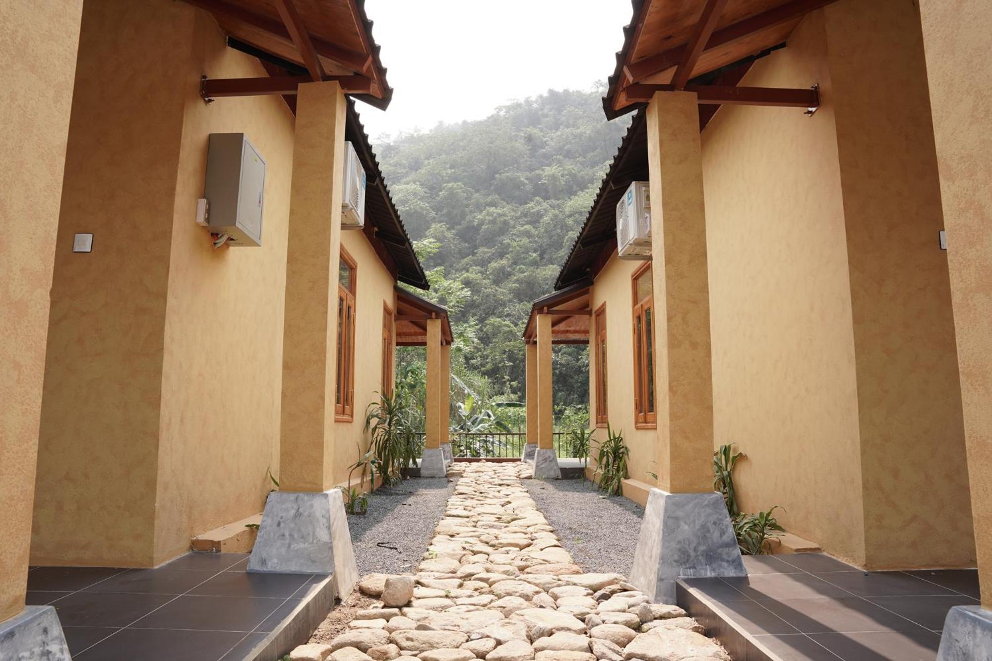 Sky Bay Lodge Ha Giang Buitenkant foto