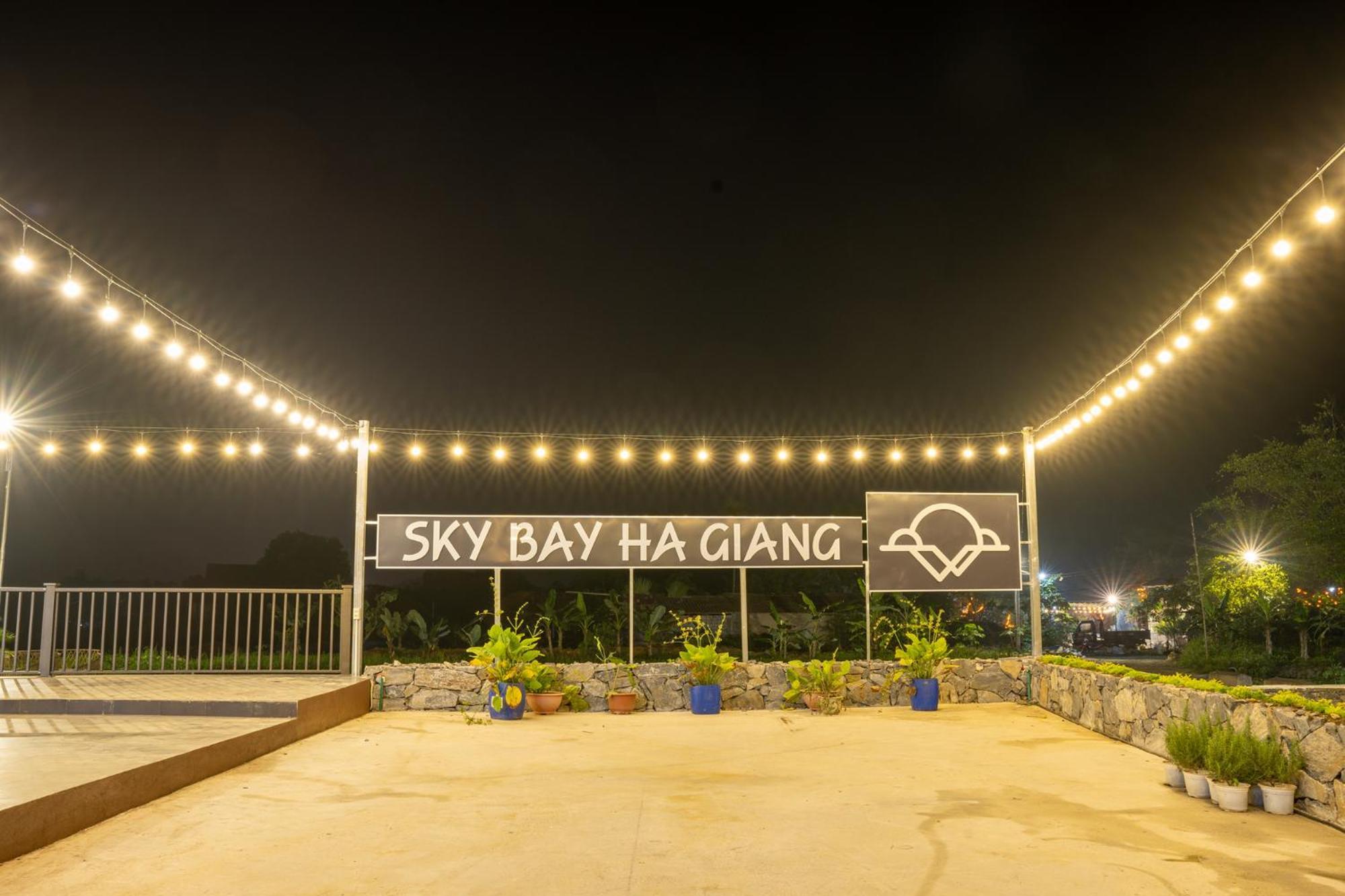 Sky Bay Lodge Ha Giang Buitenkant foto
