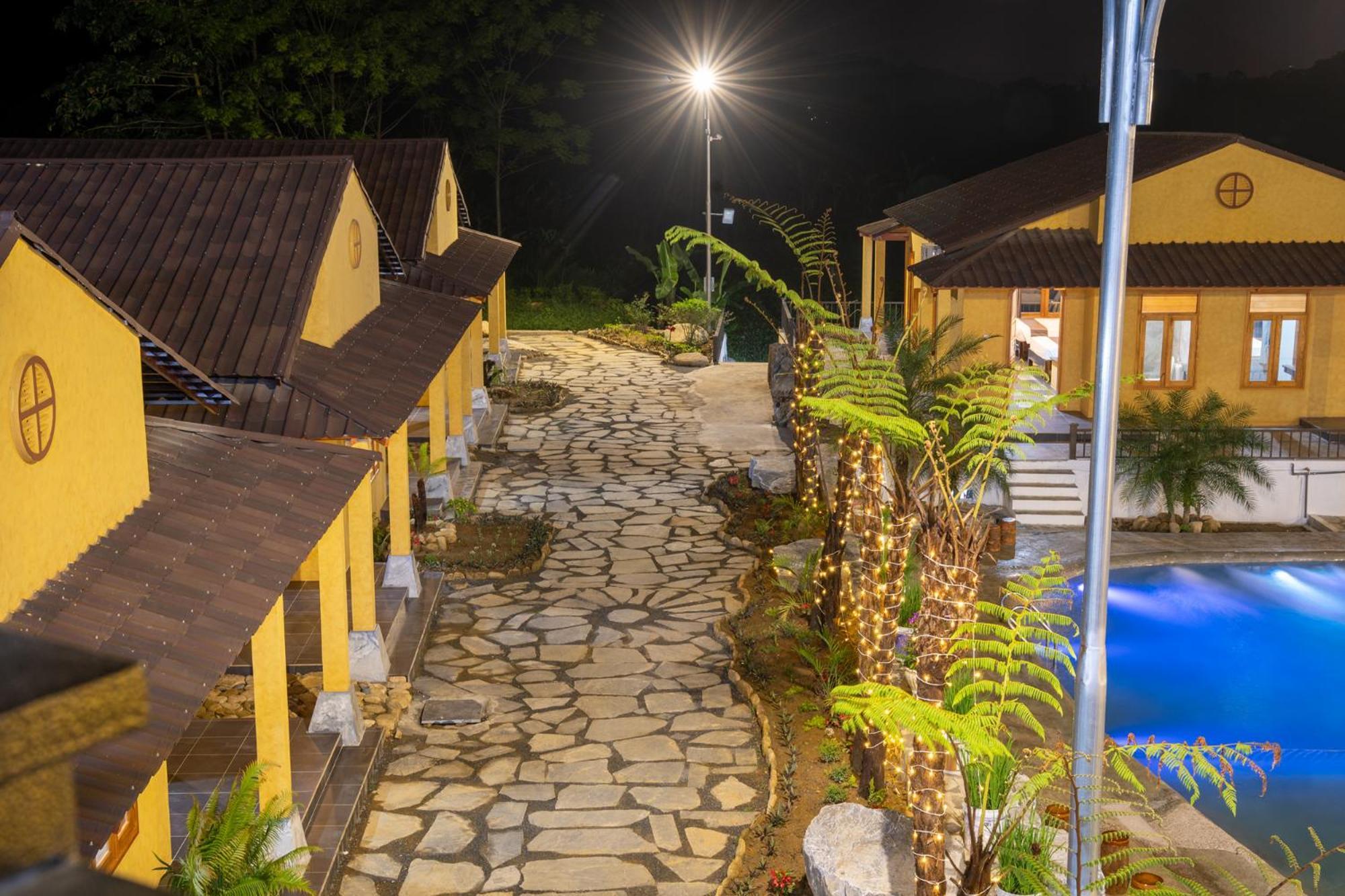Sky Bay Lodge Ha Giang Buitenkant foto