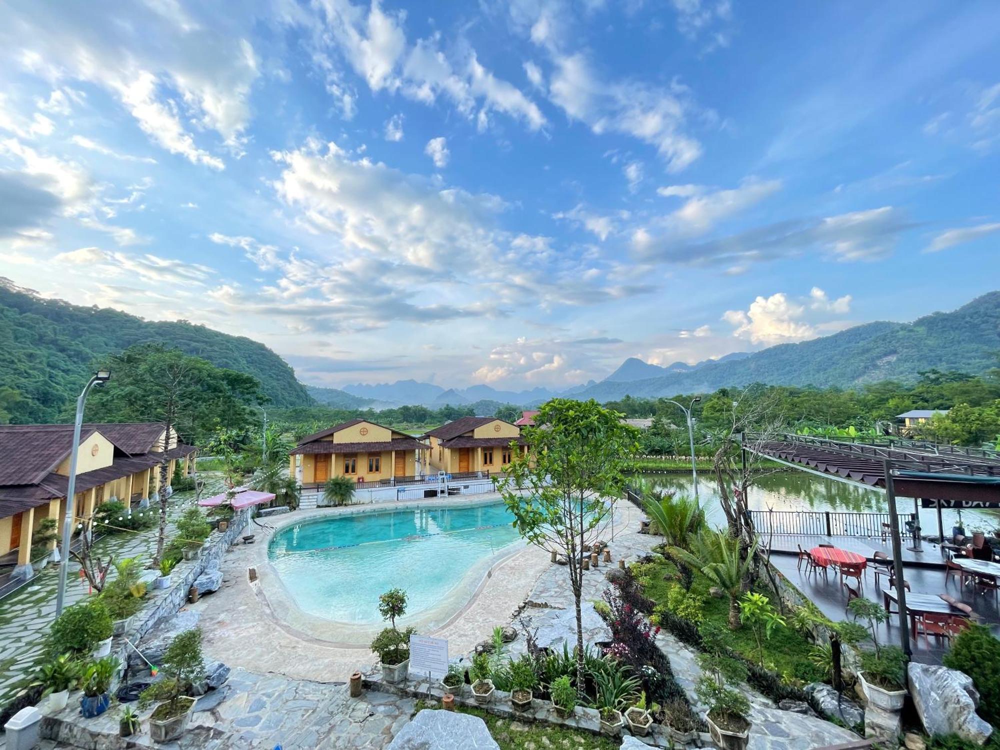 Sky Bay Lodge Ha Giang Buitenkant foto