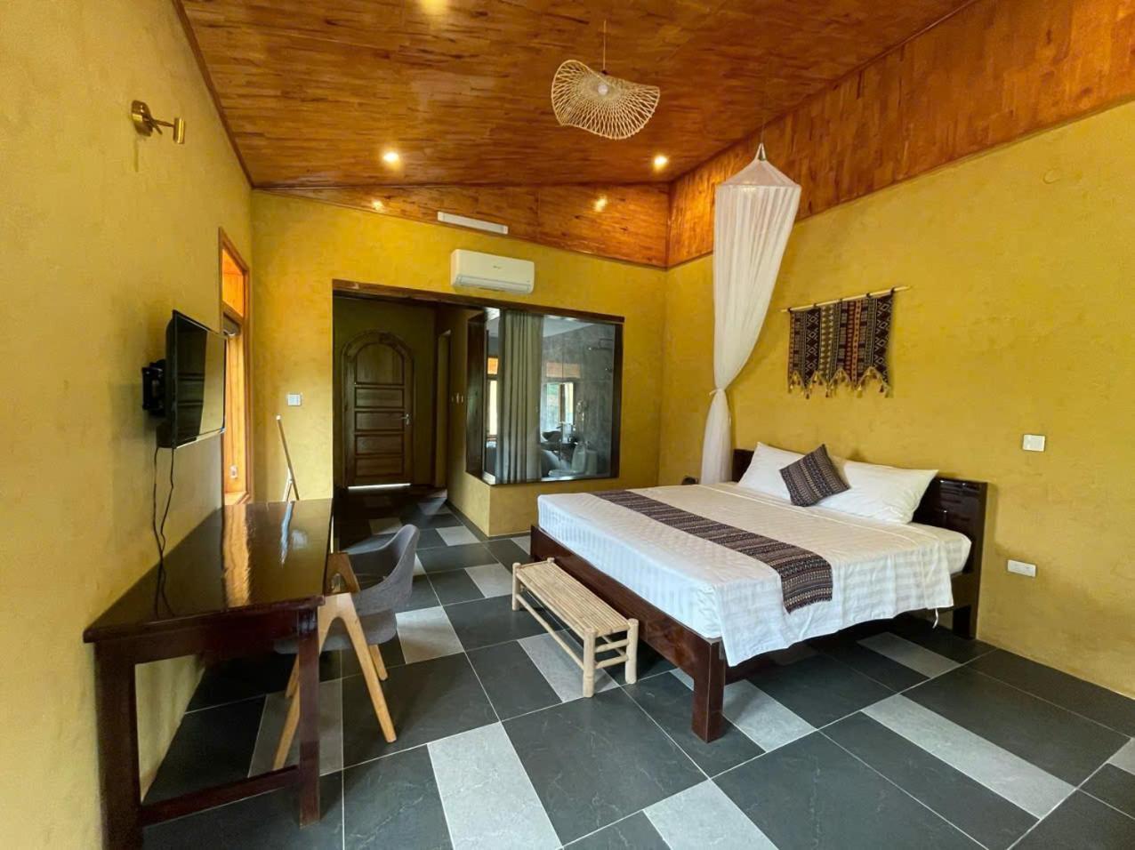 Sky Bay Lodge Ha Giang Buitenkant foto